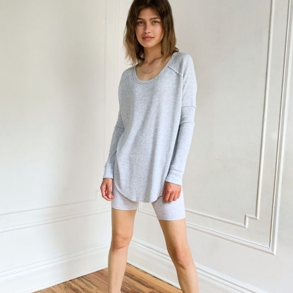 Aritzia TNA Taupe Alder Long Sleeve Waffle Knit Henley T-Shirt Loungewear Medium